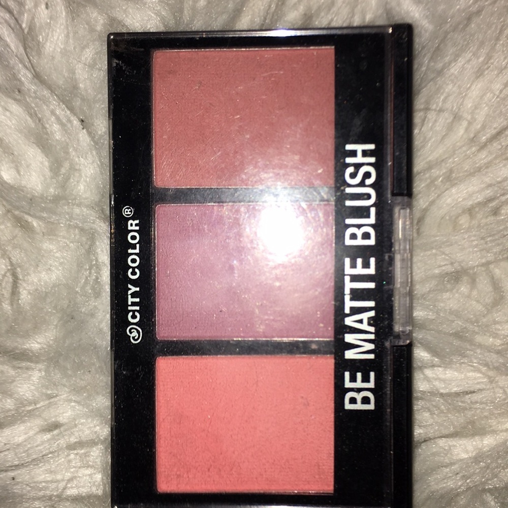 Matte blush